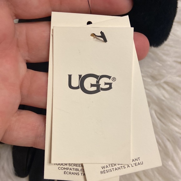 UGG women’s gloves size L/XL brand new with tags color black - Picture 7 of 12